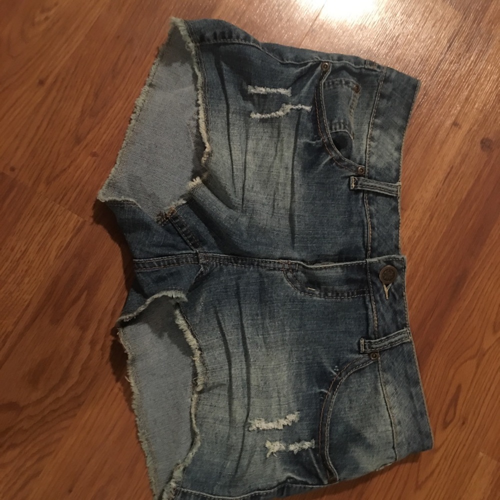 No boundaries shorts